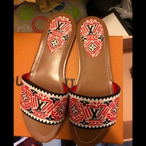 LV CRAFTY LOCK IT FLAT MULE Red